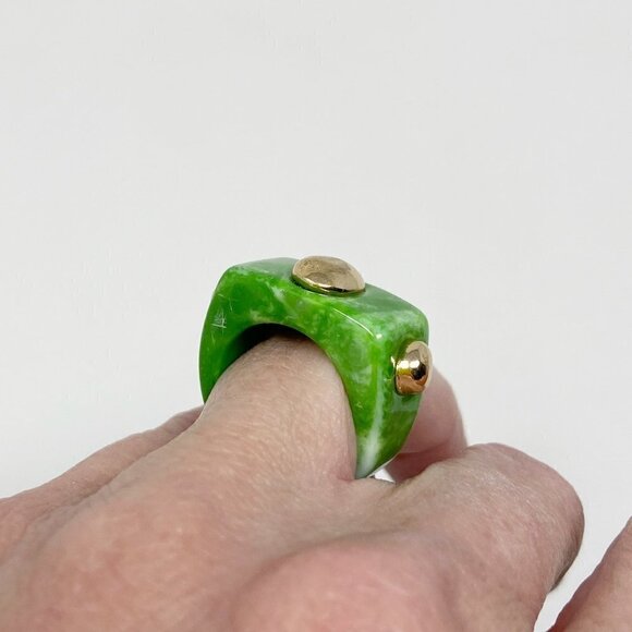 Green Chunky Acrylic Ring Gold Tone Details Statement Size 6 - Picture 6 of 7
